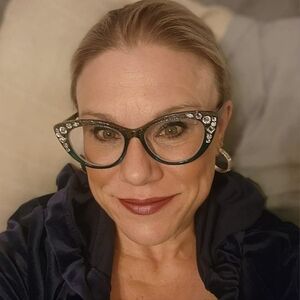 Meet your Posher, Vicki